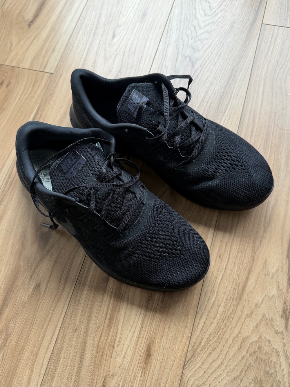 Nike Men’s Black Breathable Knit Running Sneakers